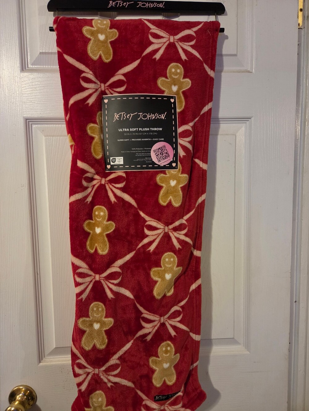 Betsey Johnson NWT Plush Throw - Gingerbread Men